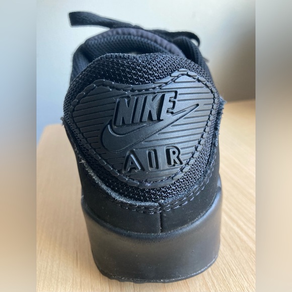 Nike Air Max 90 Sneakers - Picture 3 of 4